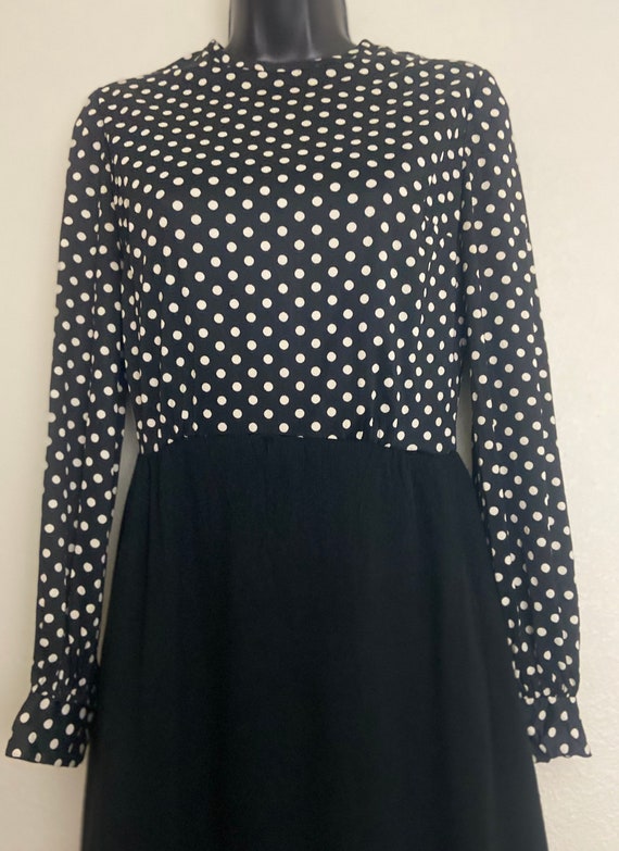 1950s 1960s black white polkadot print flared A-l… - image 5