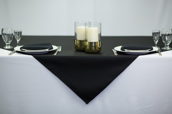 Tovaglia nera quadrata da 60 in poliestere/rivestimento per tavolo nuziale  -  Italia
