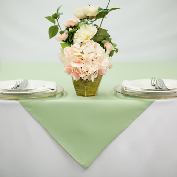 Nappe carrée en polyester sauge de 54 po. | Superposition de table de mariage