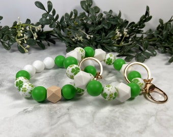 Silicone Beaded Wristlet, Four Leaf Clover, St. Patrick's Day, Stretch Elastic Keychain Bracelet with Swivel Lobster Claw Clasp, Trendy Gift