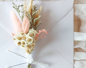 Dried Flower Boutonniere lapel pin woodland wedding buttonhole boho pampas boutonniere groomsman flower boutonniere pink blush rustic groom