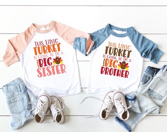 Olive Loves Apple Cursive Big Sister Hearts Sibling Reveal T-Shirt for Baby and Toddler Girls Sibling Outfits