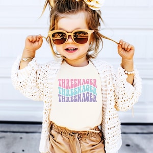 Threenager Groovy Retro Adorable 3rd Birthday Shirt for Toddler Girls | Third Birthday Outfit for Three-Year-Old Girls | Birthday Party Tee
