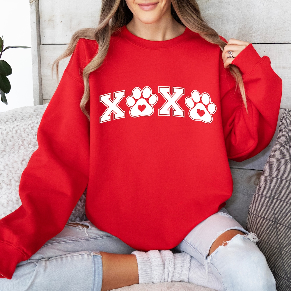 Xoxo Paw Print Sweatshirt For Valentine'S Day, Dog Cat Animal Lover Outfit, Teacher Valentines Day Crewneck Sweatshirt For Galentine'S Day Onlytee