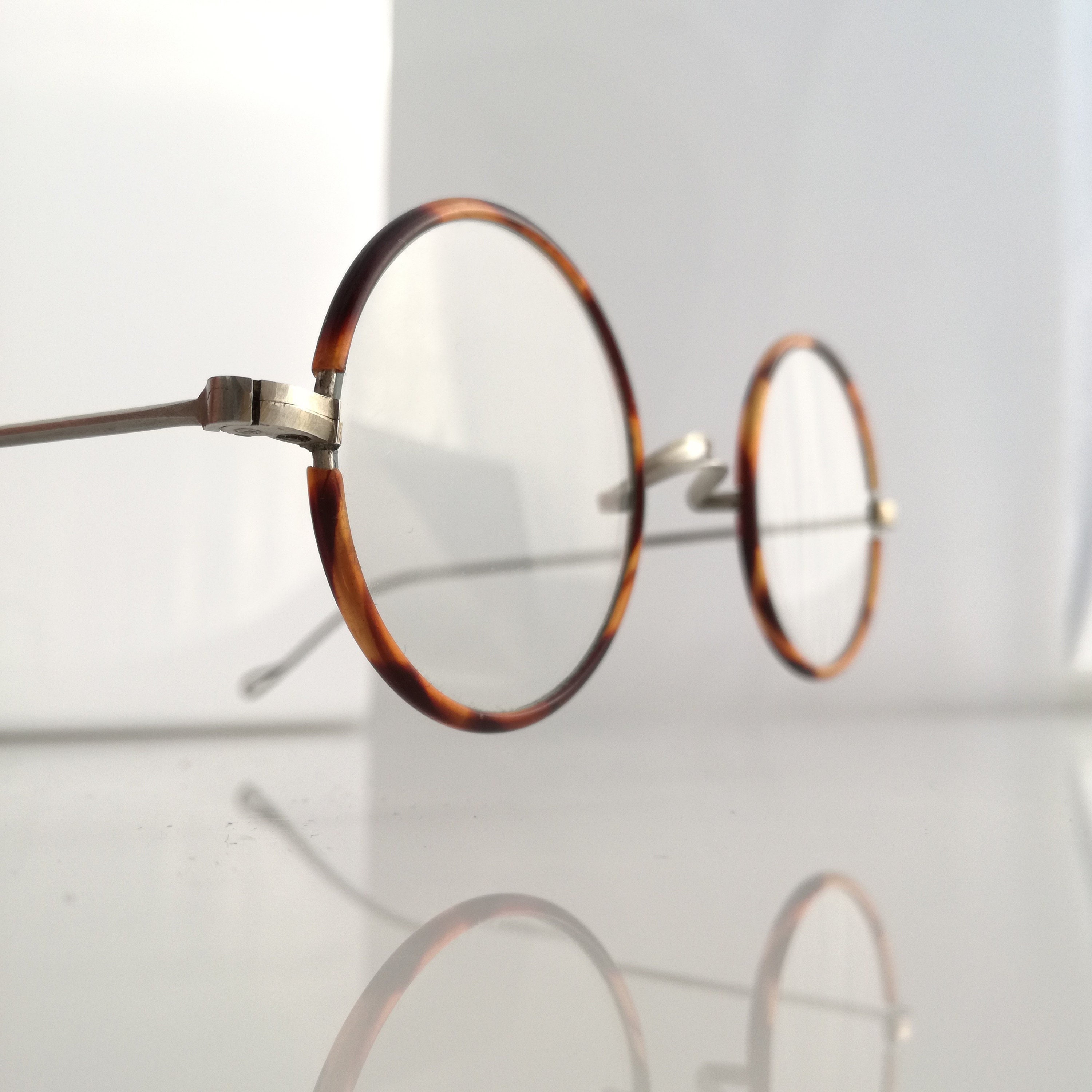 Maat 40-21 Antieke Metalen Bril uit de jaren 1900 met Haaktakken genaamd American Ears Accessoires Zonnebrillen & Eyewear Brillen Antieke OVAL Brillen 