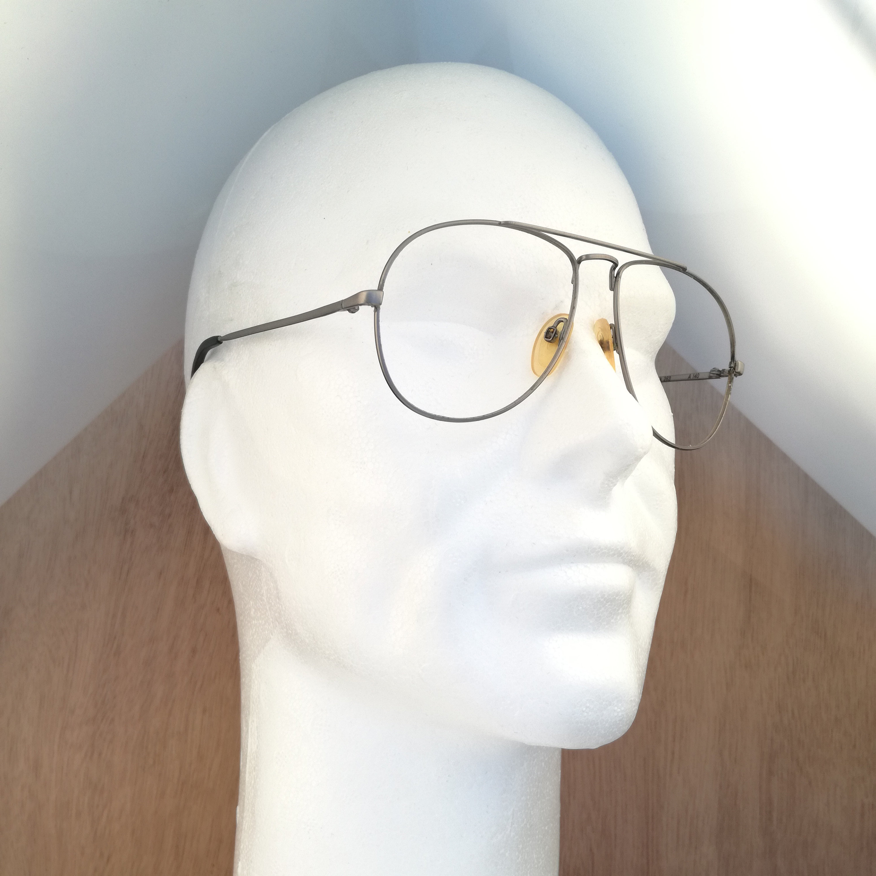 Lunettes Vintage Bugatti 22431 – Cadre Ovale Noir Et Argent – Monture Métal – Neuf Sans étiquette