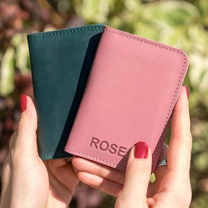 Billetera minimalista, regalo único para mamá, tarjetero personalizado, regalo para el día de la madre, billetera ultradelgada de cuero, regalo para ella Billetera de mujer