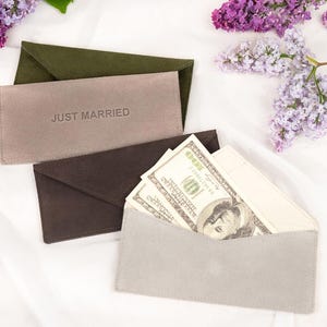 Enveloppe personnalisée en cuir suédé à offrir, cadeau de mariage personnalisé, porte-monnaie d'anniversaire, alternative élégante à une carte de vœux