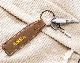 Llavero de cuero personalizado, llavero con nombre grabado a medida, llavero con detalles en lámina de oro, regalo de cumpleaños, regalo de graduación para ella o para él.