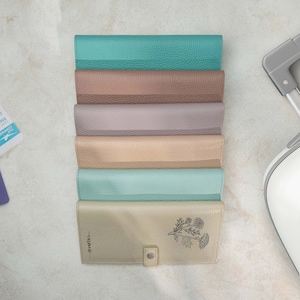 März Geburt Blume, Reise Brieftasche, Reisepass Halter, personalisierte Reise Brieftasche, personalisiertes Geschenk