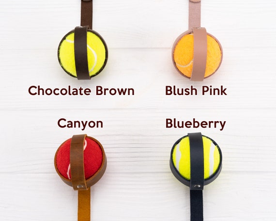 Lightweight Tennis Ball Holder Clip For Dog Leashes – Keeps The Ball Secure During Playtime