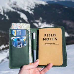 Capa de couro para caderno moleskine cahier, tamanho de bolso com suporte para caneta, 3.5 "x 5.5", capa de notas de campo personalizada recarregável