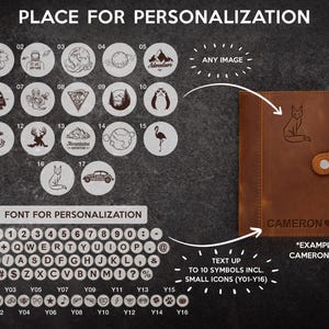 Pode incluir: Um di&aacute;rio de couro castanho com um desenho de raposa e um fecho de bot&atilde;o. A imagem mostra op&ccedil;&otilde;es de personaliza&ccedil;&atilde;o, incluindo s&iacute;mbolos e fontes. O texto no di&aacute;rio diz "CAMERON". O texto "PLACE FOR PERSONALIZATION" est&aacute; no topo.