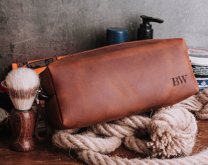 Personalized gift Antique cherry Leather toiletry bag with monogram personalized Dopp kit groomsmen gift travel bag personalized
