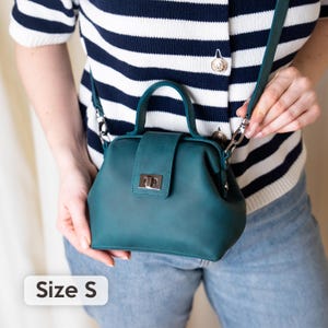 Leder Doktortasche-Personalisiert für Mama, handgemachte burgundfarbene Handtasche, strukturierte Henkeltasche, Vintage Style Crossbody, Alltagstasche