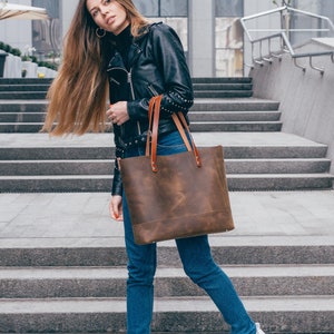Leather Tote bag-Leather Bag-Leather tote bag woman with optional zipper, interio zipped pocket, crossbody, distressed whiskey leather image 2