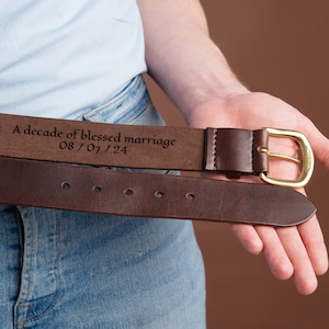 Herren Ledergürtel, Gravur Geschenk für ihn, personalisierte Geburtstagsgeschenk für Papa, Freund, Jubiläumsgeschenk für Ehemann, Weihnachtsgeschenk