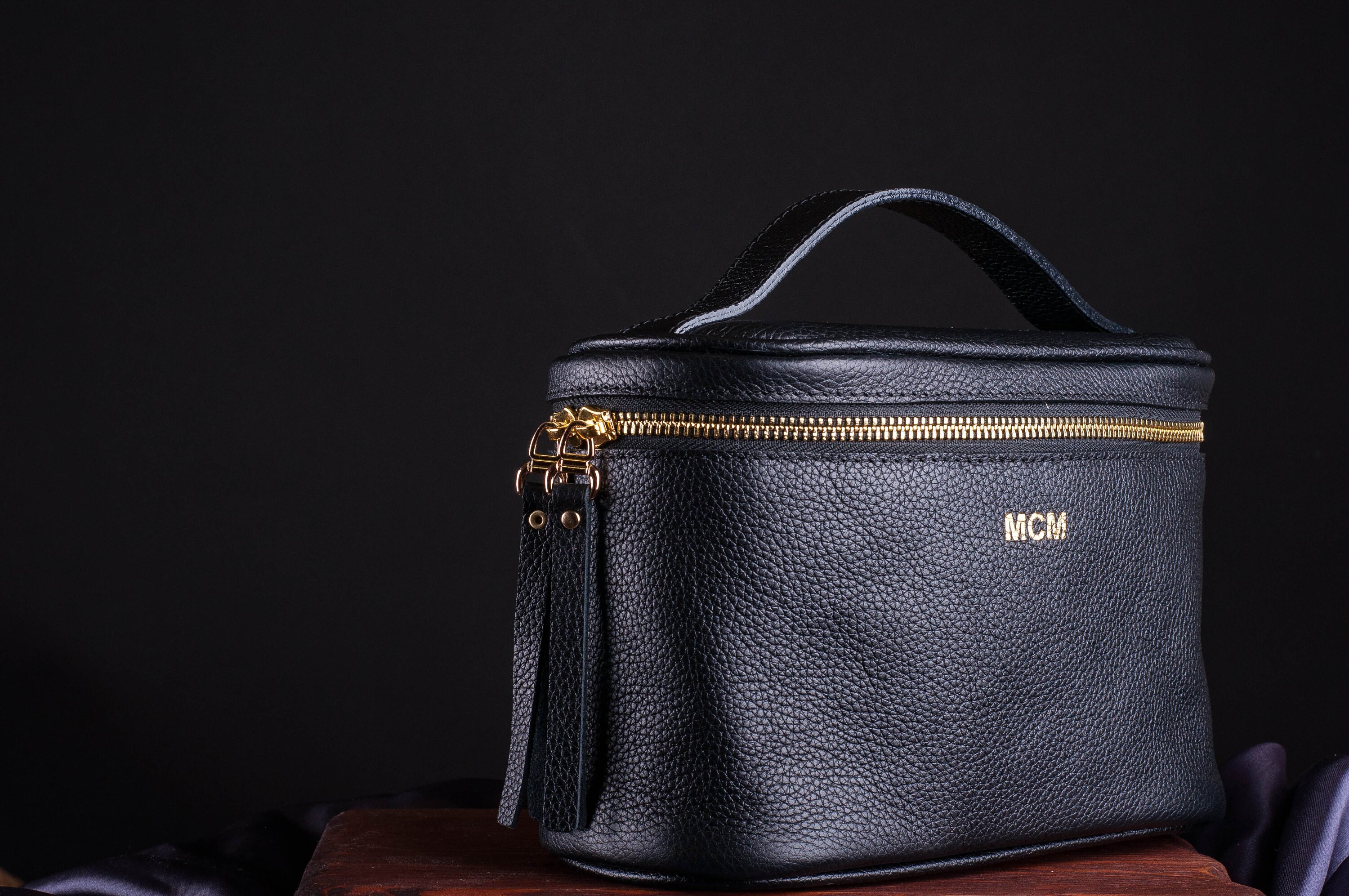 Train caseMakeup bagCosmetic bagLeather train case Etsy