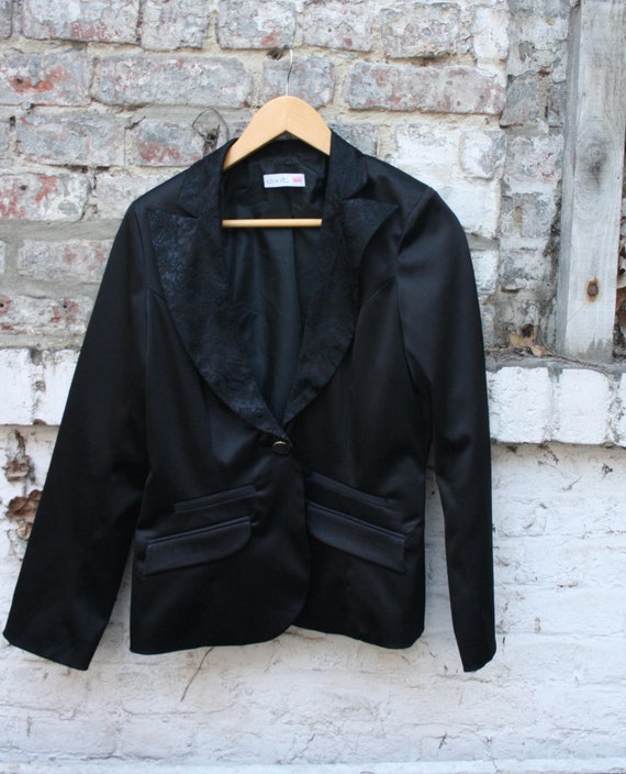 Veste en satin noir