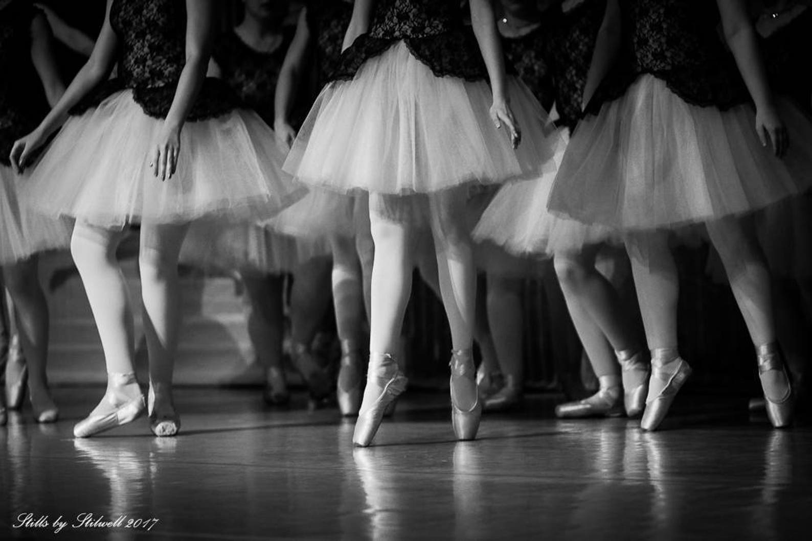 ballet photography, ballerina on pointe,ballet dancers print,black & white photo,dance studio decor, gift for daughter,nursery d
