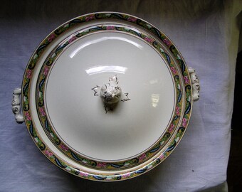 Johnson Brothers Round Covered Vegetable Dish circa 1920s