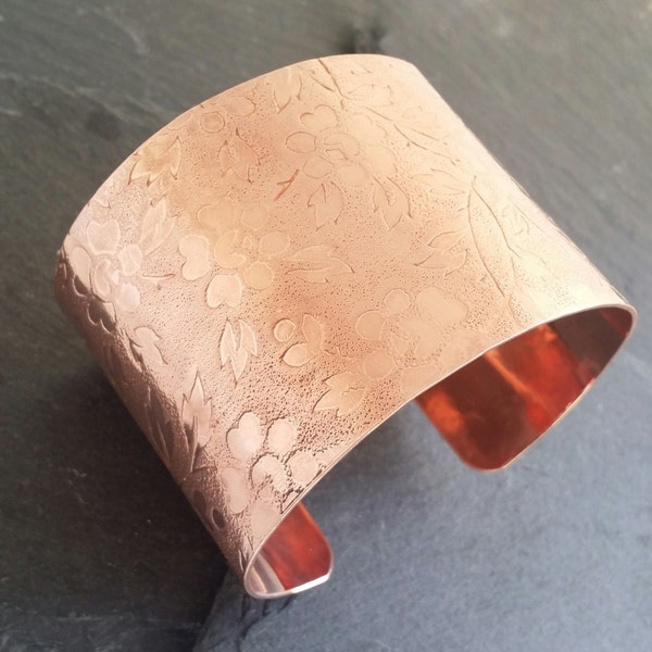 Brazalete de puño de cobre, esposa regalo del 7º aniversario, pulsera de puño ancho de cobre, joyas de cobre, regalo de aniversario de cobre, regalo de novia