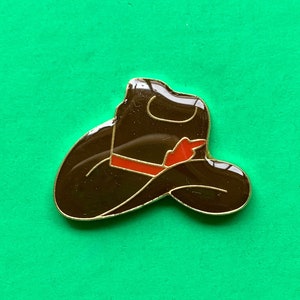 COWBOY HAT pin / vintage pin enamel pin hat tac pinback button jacket pin gift present lapel pin gifts for him cowboy pin texas pin