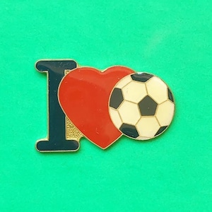 I LOVE SOCCER pin / vintage pin enamel pin 80s 80&#39;s pin hat tac tie tac pinback button jacket pin gift present lapel pin sports pin