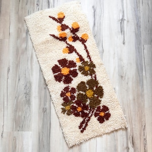 70s FLORAL LATCH HOOK art / vintage mid century wall art vintage flower art vintage latch hook rug vintage midcentury art mcm art