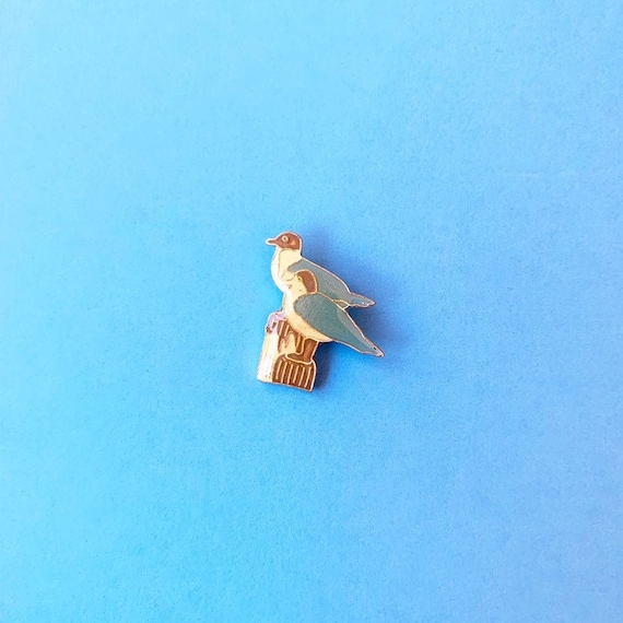 blue bird pin