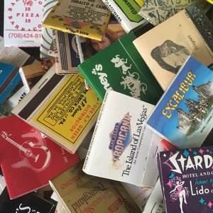 LOT OF 30 MATCHBOOKS from the 40s to 90s / vintage matches matchbook hotels casinos bar las vegas matchcovers match covers cover book books image 3