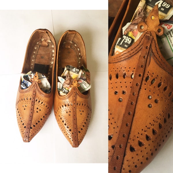 70s UNIQUE LEATHER FLATS / vintage shoes pointed pointy toe Moroccan brown 8 8.5 9 slip ons spring summer fall autumn boho hippie hippy