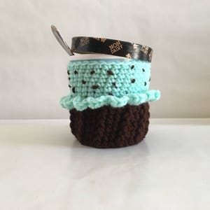 Ice Cream Cozy Cupcake for Pint Size Container Chocolate Mint Chip Cupcake Party Favor Crochet Cozy