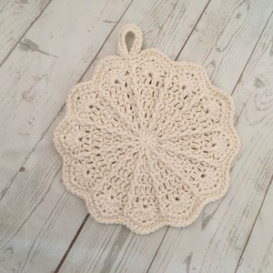 Crochet Scallop Pot Holder, Trivet, Hot Pad. 2 Sided. 100% Cotton