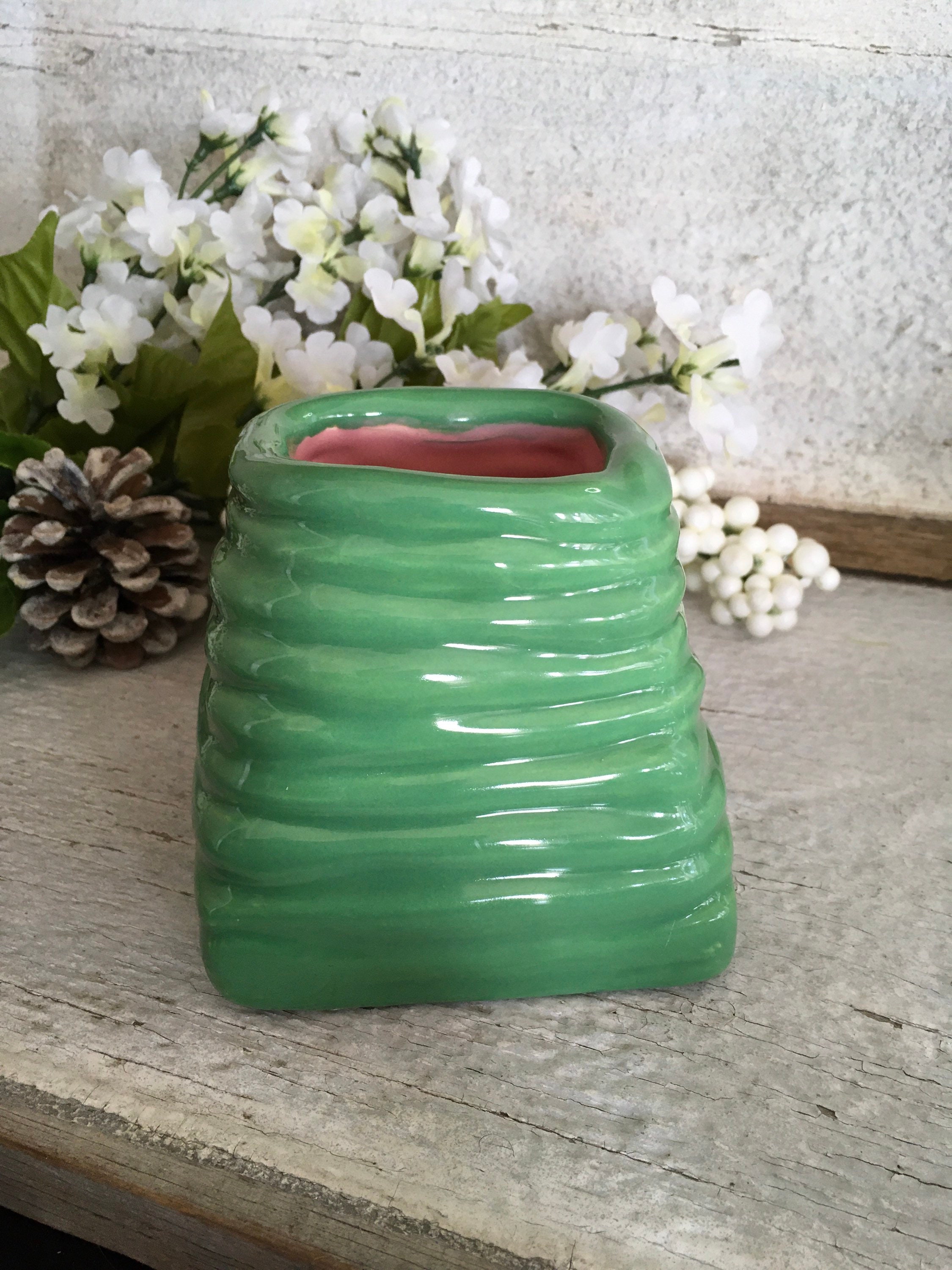 贈り物 手作りの緑の蜂の巣の陶器の花瓶、素朴な緑の花瓶、陶器の緑の 工芸品