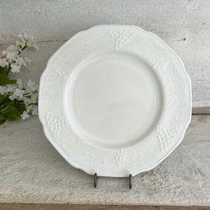 VINTAGE White MILK GLASS Plate, Grapes and Grapevine Wide Rim