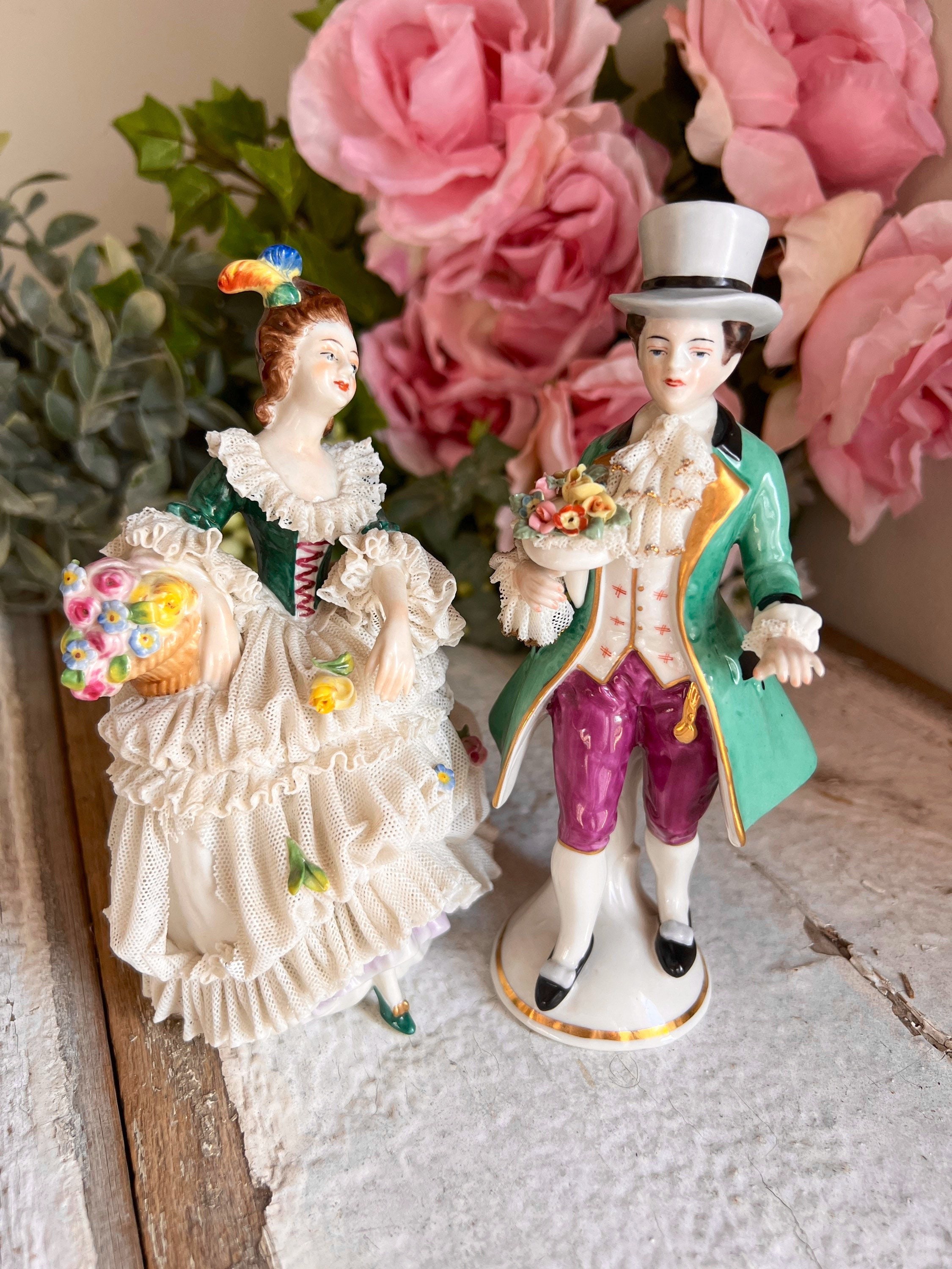 陶器製ドレス女性置物 手欠損 陶器製ドレス女性置物 手欠損 陶器製ドレス女性置物 手欠損