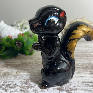 VINTAGE CERAMIC SQUIRREL, Brown Squirrel, Ceramic Figurine, Farmhouse Decor, Vintage Squirrel Gift, Brown Ceramic Animal, Dad Gift