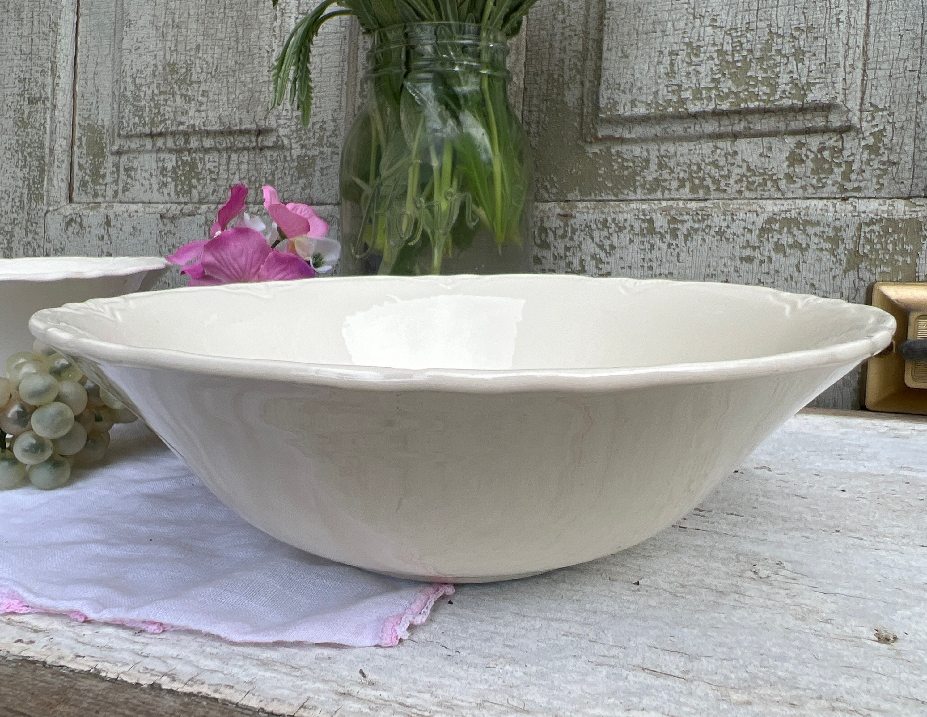 VINTAGE WHITE BOWL, Simple White Bowl With Scalloped Edge, Embossed Filigree, Victorian, Shabby Chic 1900s, Farmhouse White Bowl, Price = 1