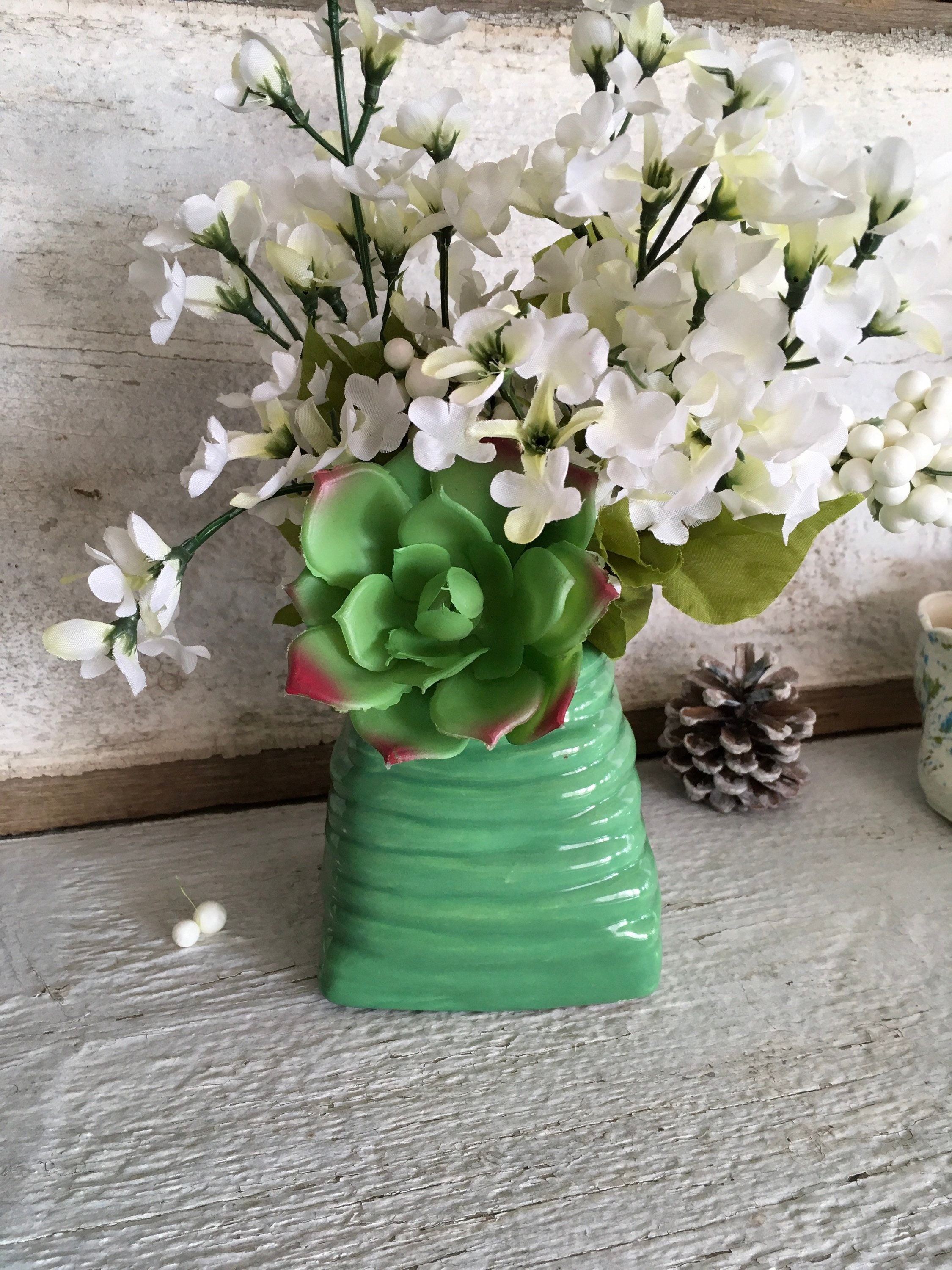 緑色蜂の巣模様陶器花瓶 手作りの緑の蜂の巣の陶器の花瓶、素朴な緑の花瓶、陶器の緑の