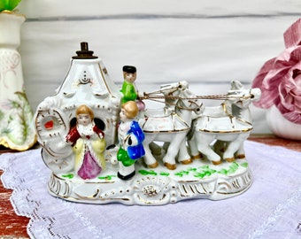 VINTAGE CERAMIC Carriage Lamp, Porcelain Lamp, 4 Horses,  Carriage, Victorian Couple Lamp, White Victorian Ceramic Lamp, Romantic Gift
