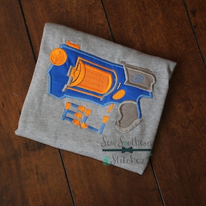 Diseño de aplique para pistola Nerf ~ Balas de espuma incluidas ~ Descarga instantánea