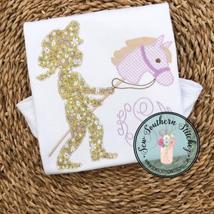 Raggedy CowGirl Applikation Design - Stick Pony - Namensbox enthalten - Instant Download