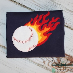 Raggedy Flaming Baseball Applikationsdesign ~ Bönfinish ~ Snabbstygn ~ Direktnedladdning