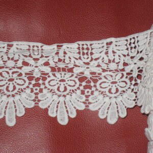 3 yards in 3 3/4&quot; width white color high end crochet poly cotton trim with floral pattern for your fashion/wedding design decorative. (b2)