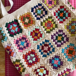 White crochet granny square bag, crochet shoulder bag cream, colorful crochet tote bag