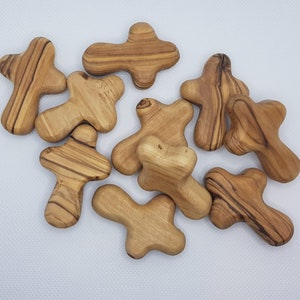 10 cruz de confort de madera de olivo real cruz de bolsillo hecha a mano en Belén con un agujero desde arriba para colgarla sin collar bonito regalo de bendición