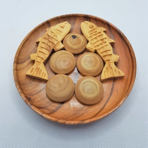 fish with 5 bread in plate made from authentic olive wood size 10cm wonderful made in Bethlehem hand made