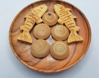 fish with 5 bread in plate made from authentic olive wood size 10cm wonderful made in Bethlehem hand made