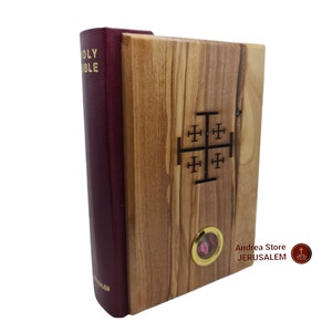 Biblia Tapa de madera de olivo antiguo y nuevo testamento tamaño 15*11 cm con tierra tierra santa versión King James biblia